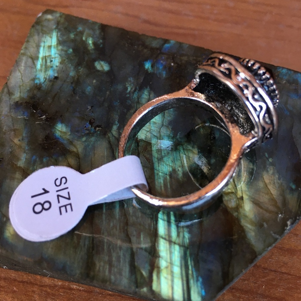 Statement Ring - Picture 4 of 5